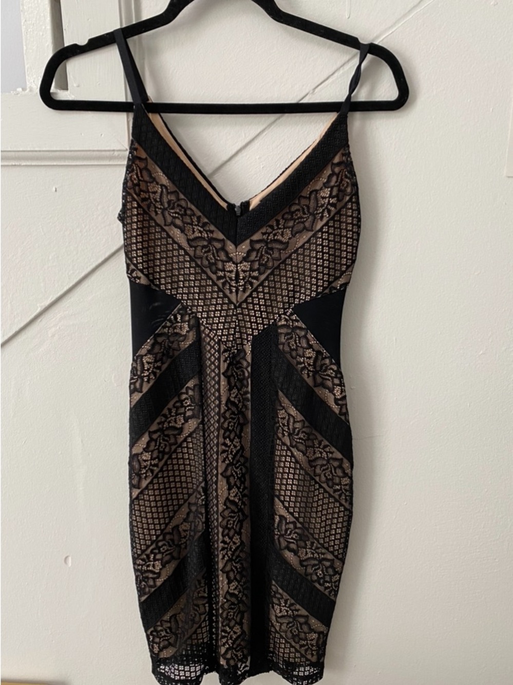 Black and Nude Lace-Pattern Bodycon Dress